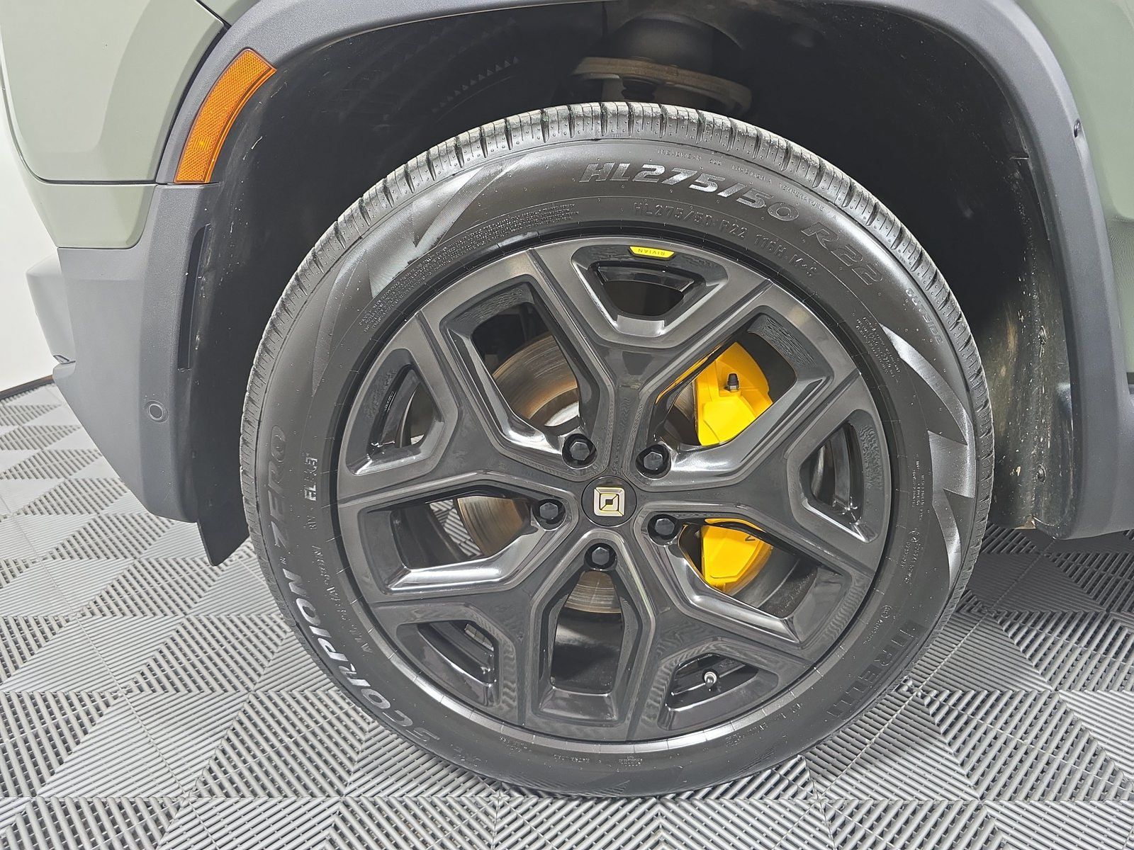 Used 2023 Rivian R1S Launch Edition Quad AWD/4WD image 9