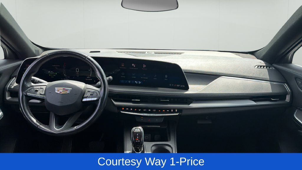 Used 2024 Cadillac XT4 Premium Luxury FWD image 13