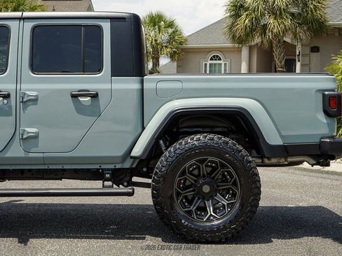 Used 2023 Jeep Gladiator Sport AWD/4WD image 5