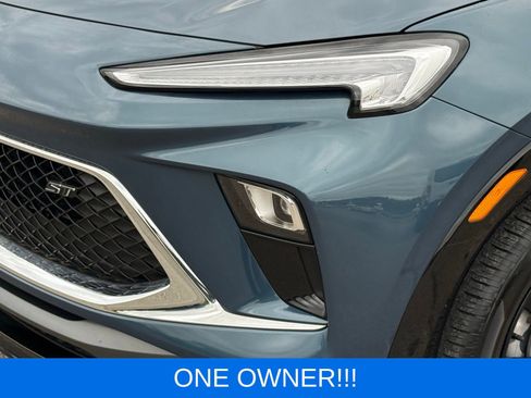 Used 2025 Buick Encore GX Sport Touring w/ Advanced Technology Package AWD/4WD image 14