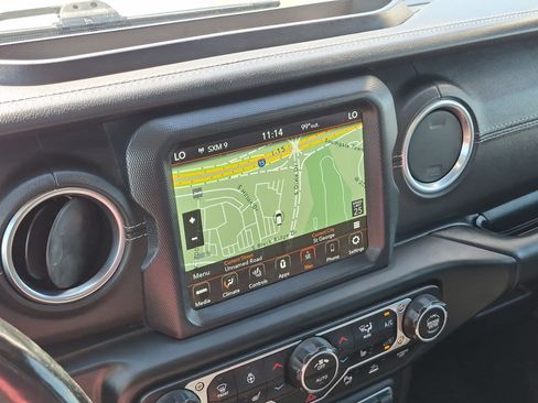 Used 2020 Jeep Gladiator Overland AWD/4WD image 25