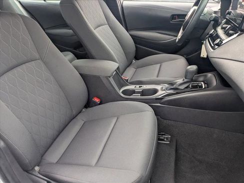 Used 2025 Toyota Corolla LE image 18