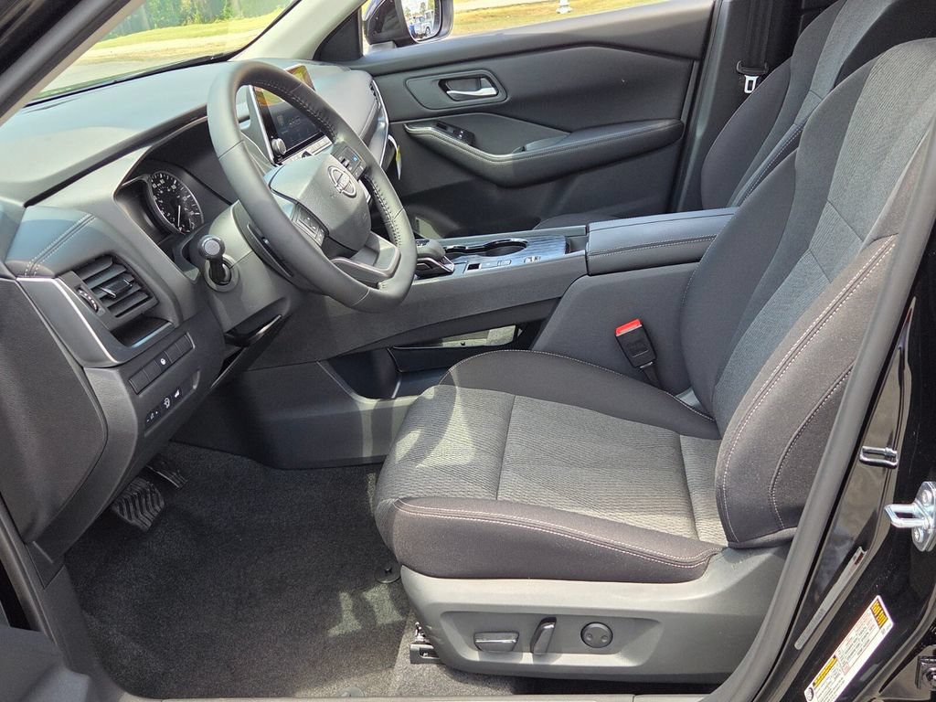New 2026 Nissan Rogue SV FWD image 3
