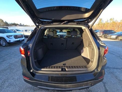 Used 2024 Chevrolet Equinox Premier image 25