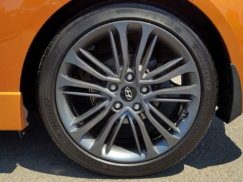 Used 2016 Hyundai Veloster Turbo image 9