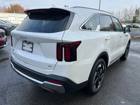 New 2025 Kia Sorento EX image 9