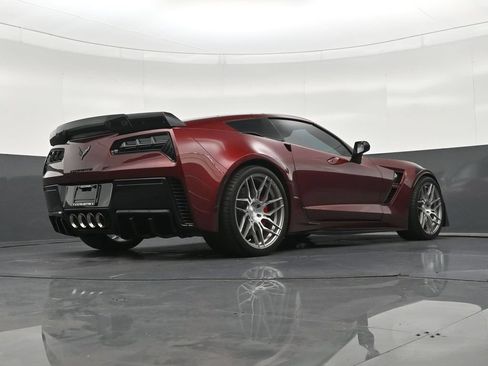 Used 2017 Chevrolet Corvette Grand Sport w/ Carbon Flash Badge Package RWD image 28