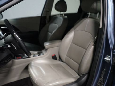 Used 2020 Kia Niro FWD image 6