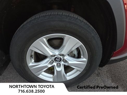 Used 2021 Toyota RAV4 XLE image 2
