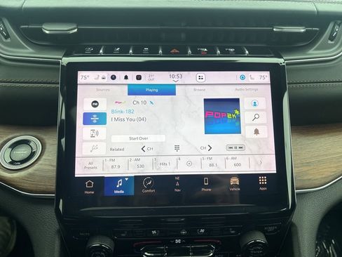 Used 2022 Jeep Grand Cherokee L Summit w/ Luxury Tech Group V image 26