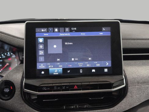 Used 2023 Jeep Compass Latitude AWD/4WD image 7