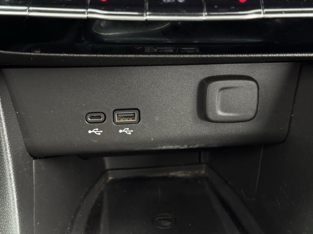 Used 2024 Buick Encore GX Avenir w/ Avenir Technology Package FWD image 20
