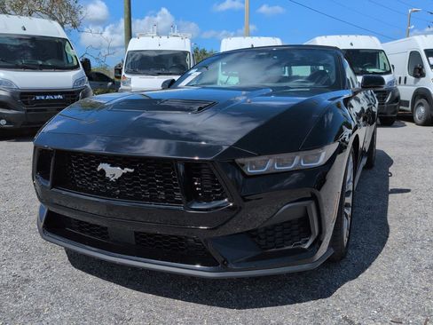Used 2025 Ford Mustang GT Premium RWD image 9