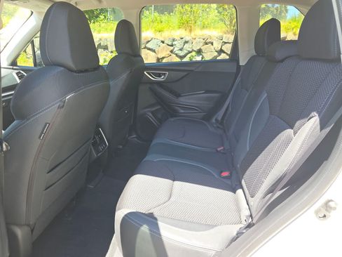 Used 2019 Subaru Forester Premium AWD/4WD image 11