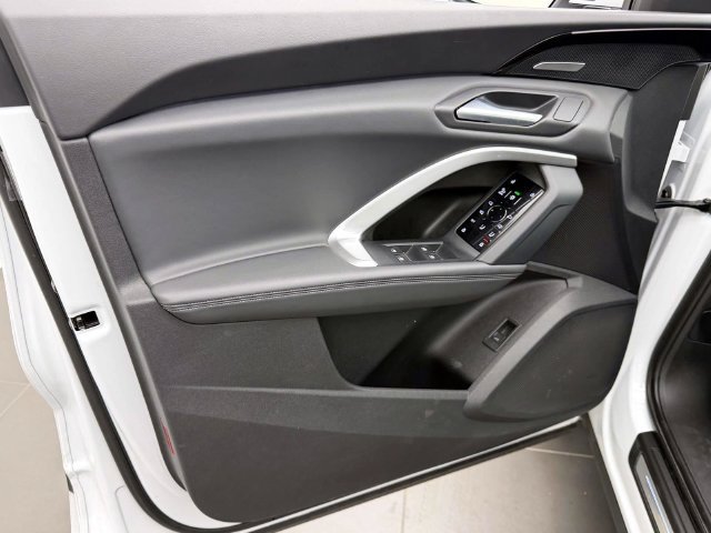 Used 2025 Audi Q5 Premium Plus w/ Premium Plus AWD/4WD image 15