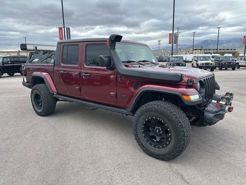 Used 2021 Jeep Gladiator Sport AWD/4WD image 4