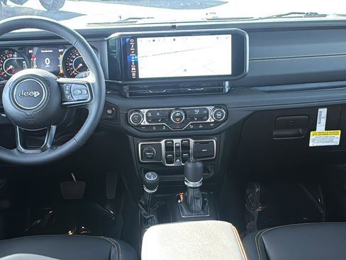 New 2025 Jeep Gladiator Sport image 21