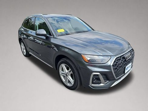 Used 2024 Audi Q5 e Premium w/ Convenience Package AWD/4WD image 1