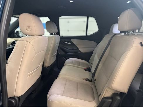 Used 2022 Chevrolet Traverse LS image 10