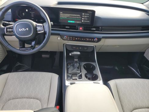 Certified 2025 Kia Carnival SX image 10