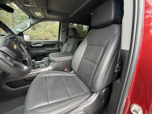 Used 2024 Chevrolet Silverado 1500 LTZ w/ LTZ Premium Package image 16