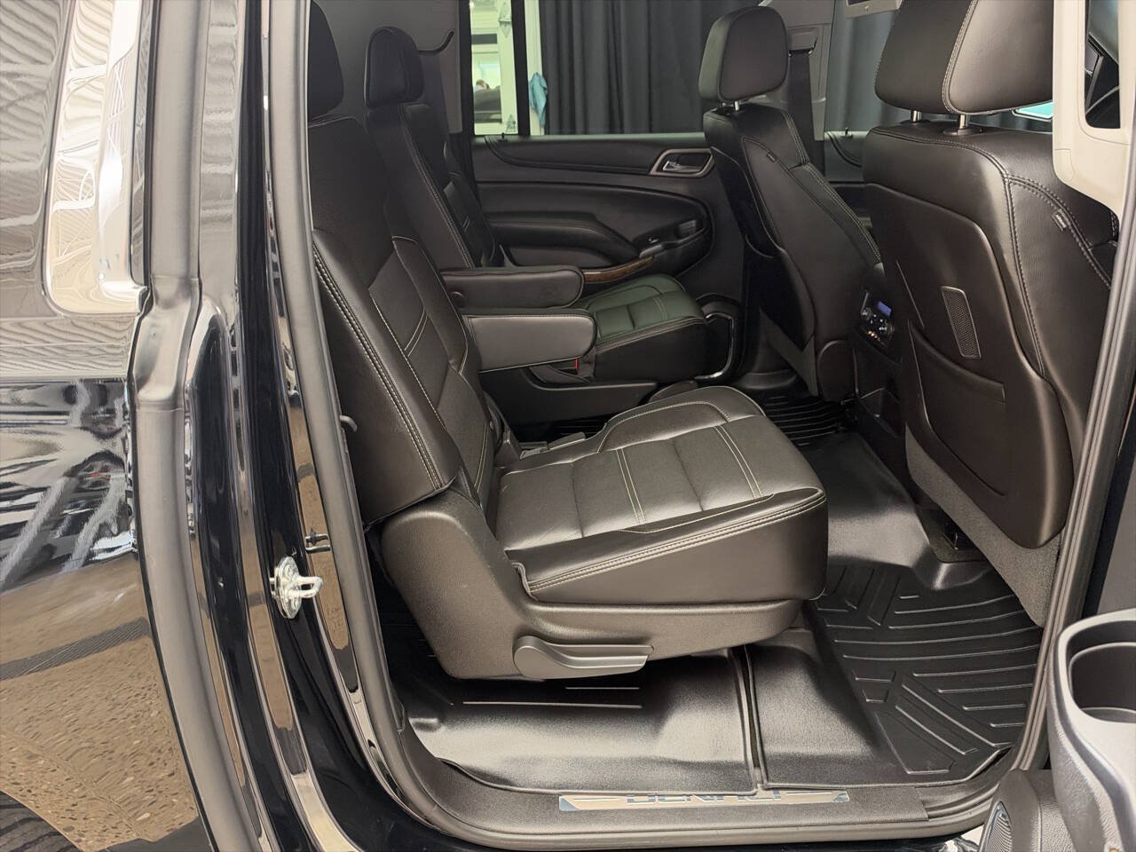Used 2016 GMC Yukon XL Denali w/ Open Road Package AWD/4WD image 33