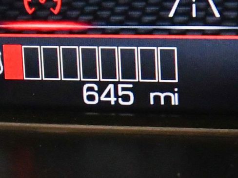 Used 2022 Ferrari 812 GTS image 16