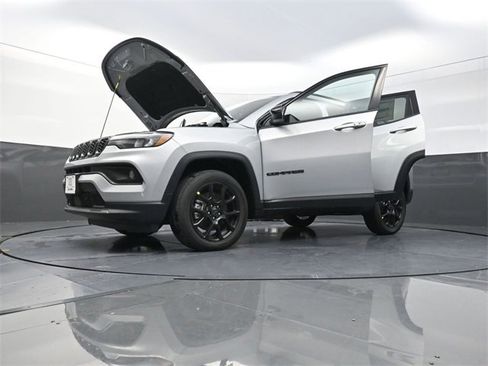 New 2026 Jeep Compass Latitude image 27