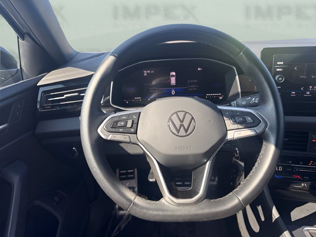 Used 2025 Volkswagen Jetta Sport FWD image 12