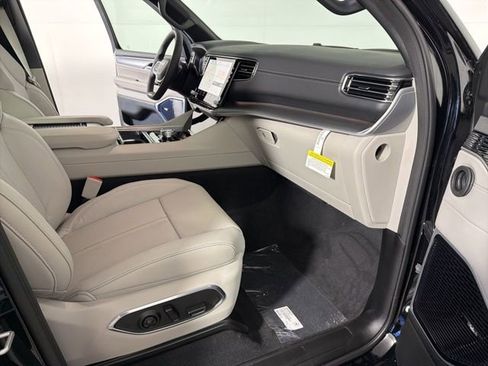 New 2026 Jeep Grand Wagoneer L Limited w/ Premium Group II AWD/4WD image 39