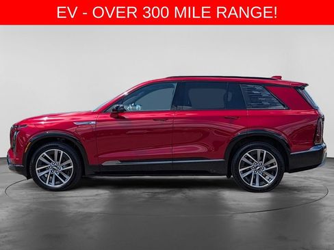 Used 2026 Cadillac Vistiq Sport w/ LPO, Floor Liner Package AWD/4WD image 6
