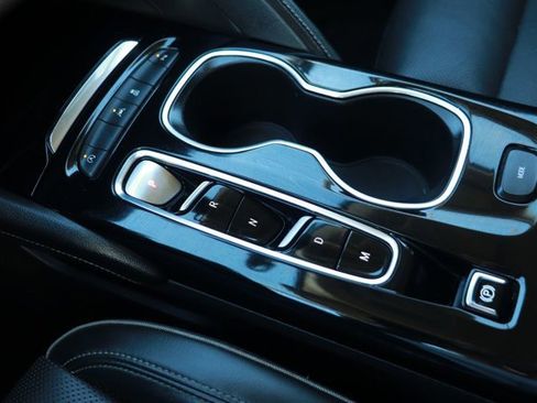 Used 2023 Buick Envision Essence image 18