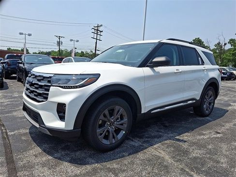 New 2025 Ford Explorer Active w/ Active Comfort Package image 2