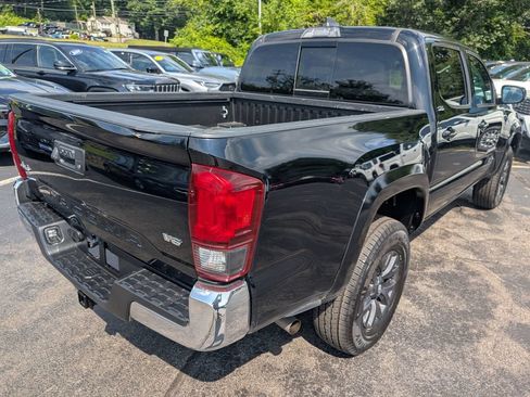 Certified 2023 Toyota Tacoma SR5 AWD/4WD image 7