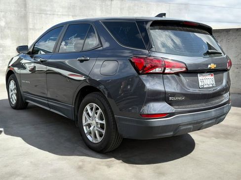 Used 2022 Chevrolet Equinox LS image 3