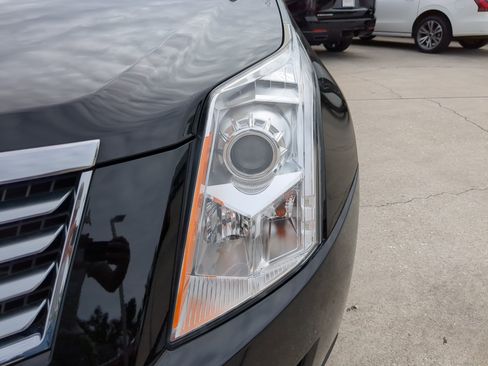 Used 2013 Cadillac SRX Luxury w/ Driver Awareness Package image 9