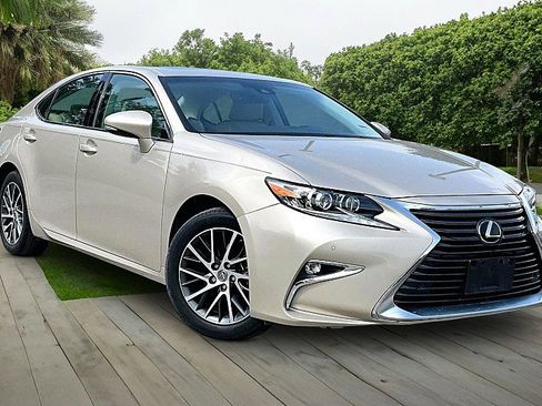 Used 2017 Lexus ES 350 w/ Luxury Package FWD image 9