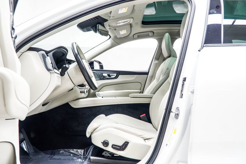 Used 2023 Volvo XC60 T8 Ultimate w/ Climate Package AWD/4WD image 37