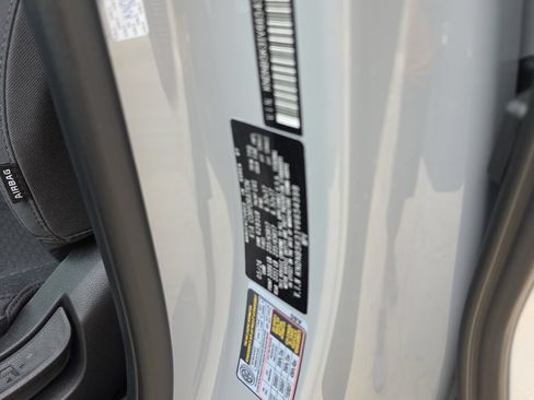 New 2027 Kia Carnival LX FWD image 34