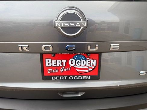 Certified 2023 Nissan Rogue SV FWD image 30