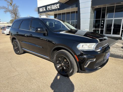 Used 2022 Dodge Durango SXT image 2