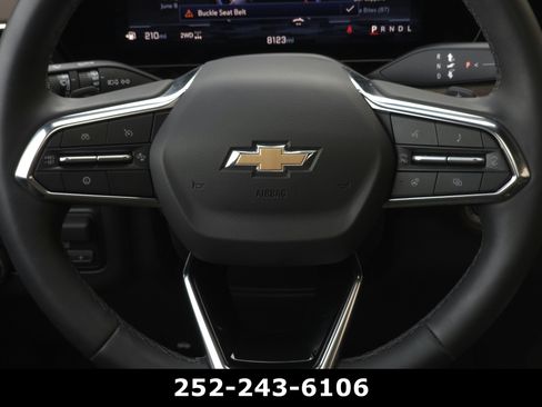Used 2025 Chevrolet Suburban High Country AWD/4WD image 23