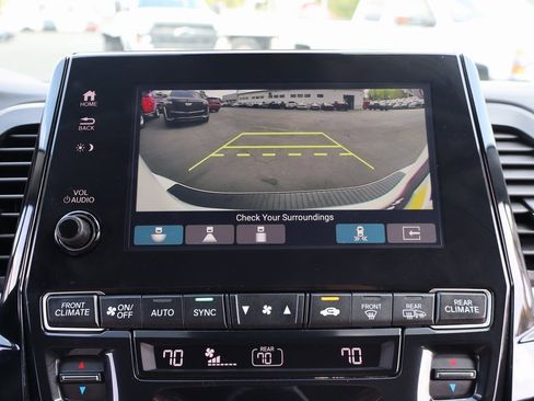 Used 2023 Honda Odyssey Touring image 12