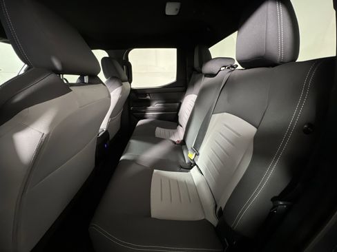 Used 2024 Toyota Tacoma TRD Off-Road image 23