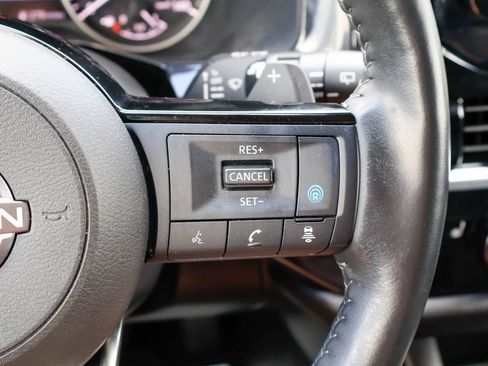 Used 2024 Nissan Pathfinder SL w/ SL Premium Package FWD image 16