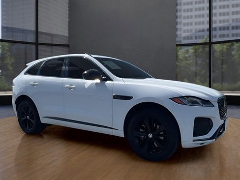 Used 2025 Jaguar F-PACE R-Dynamic S image 2