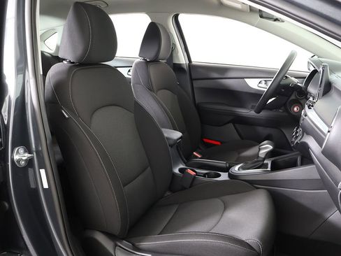 Used 2023 Kia Forte LXS w/ LXS Technology Package FWD image 28