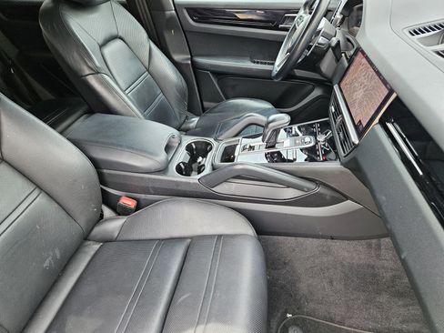 Used 2020 Porsche Cayenne image 22