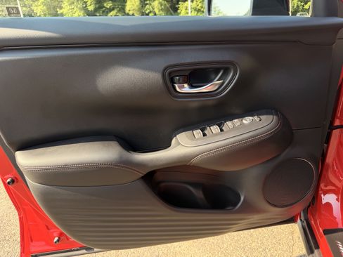 Certified 2025 Honda HR-V Sport image 12