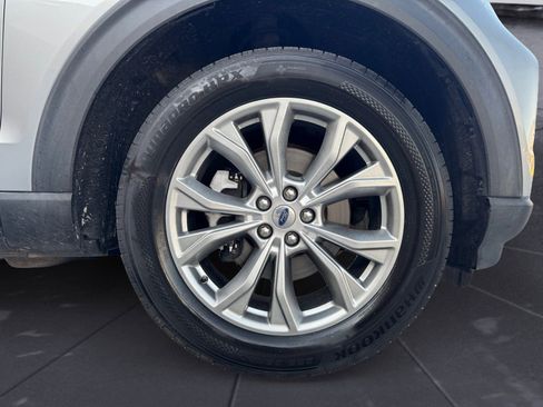 Certified 2021 Ford Explorer XLT w/ Equipment Group 202A image 14